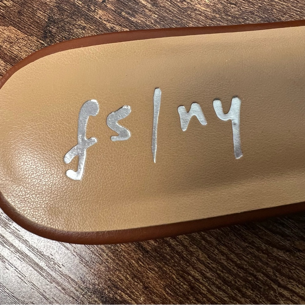 French Sole Alibi Brown Leather Flat Sandals Slip On Open Round Toe Women's 9.5 - Picture 10 of 10